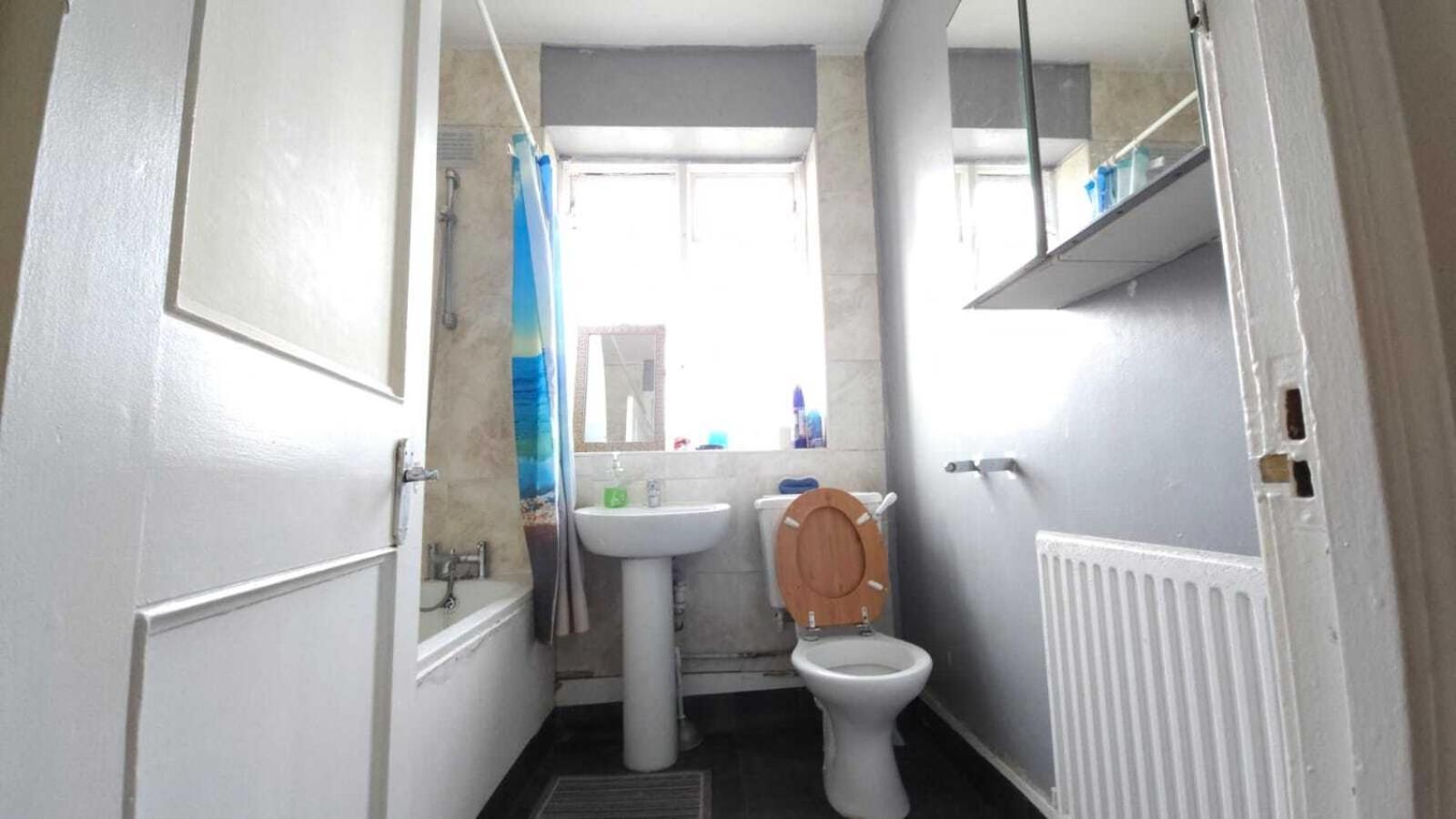 London Edgware Station Apartment Oda fotoğraf