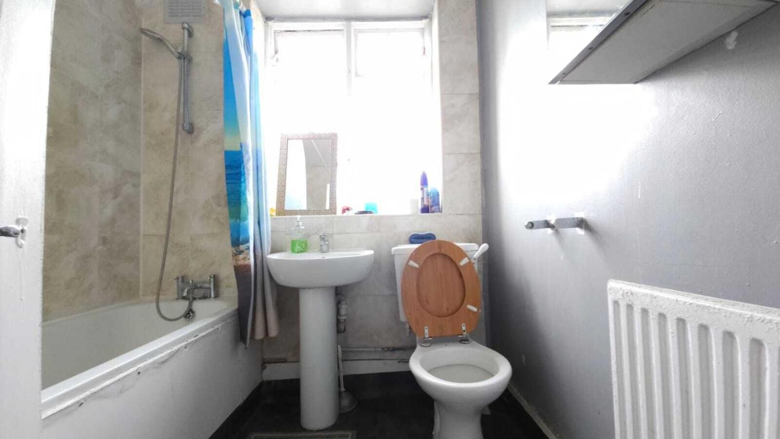 London Edgware Station Apartment Oda fotoğraf