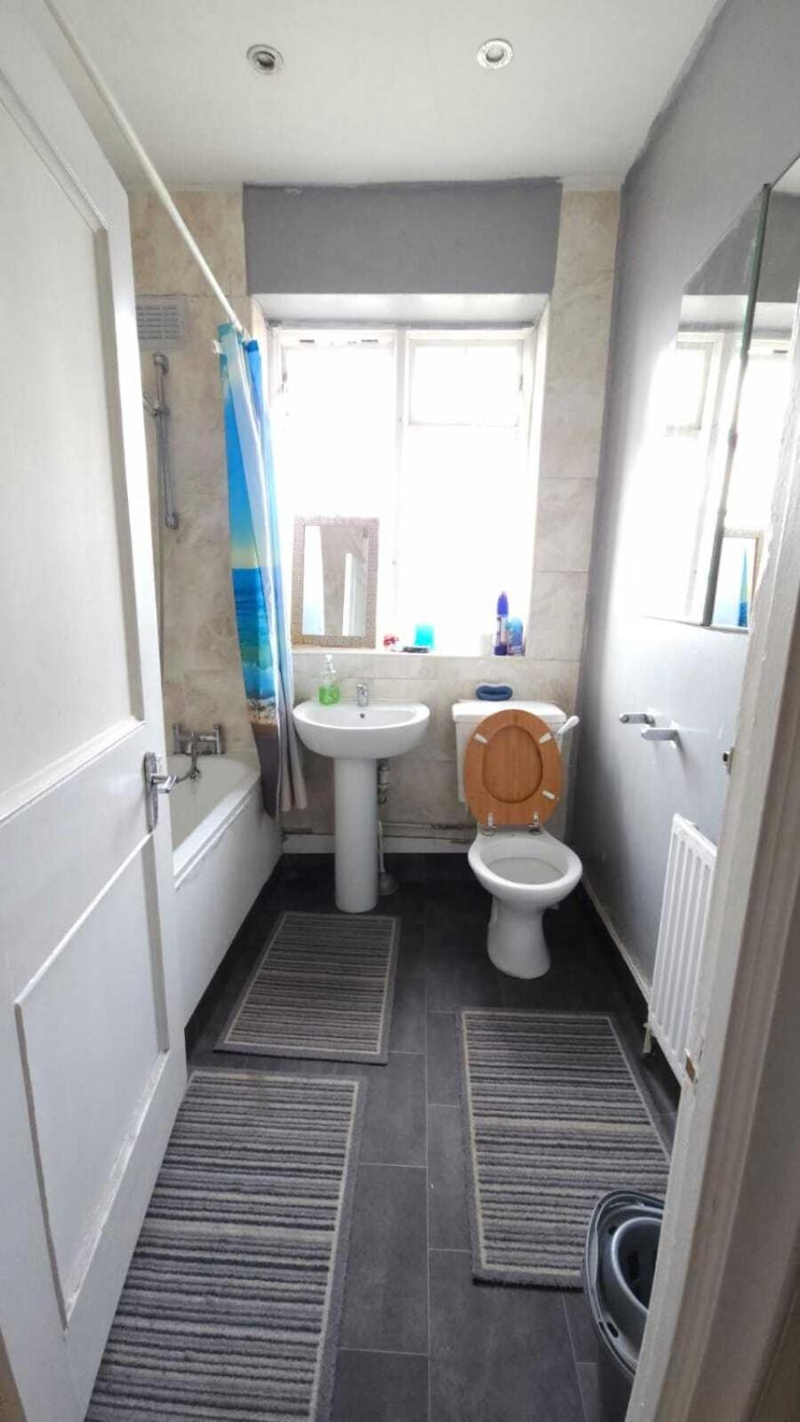 London Edgware Station Apartment Oda fotoğraf