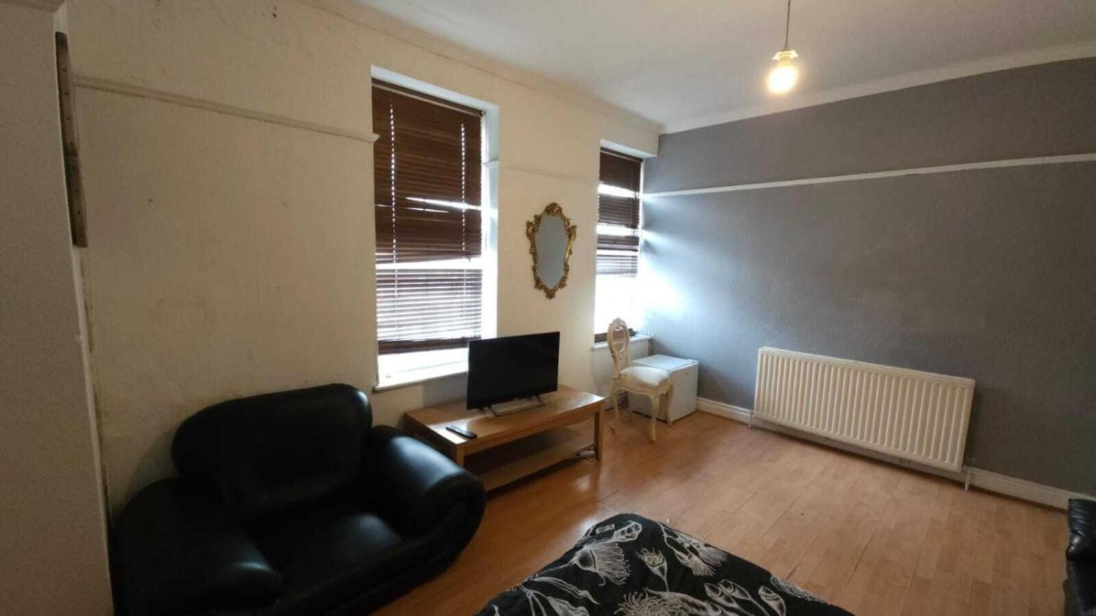 London Edgware Station Apartment Oda fotoğraf