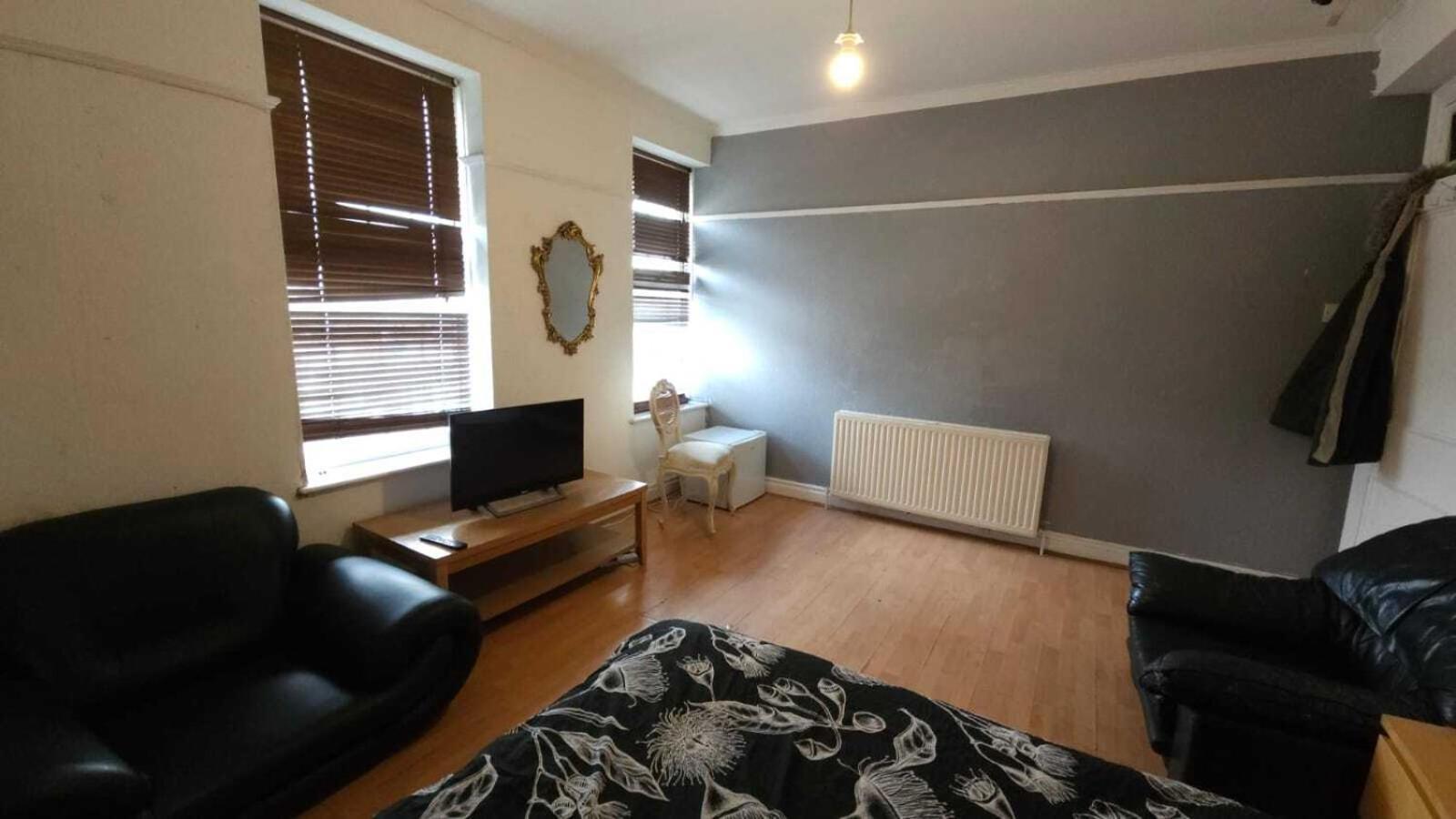 London Edgware Station Apartment Oda fotoğraf