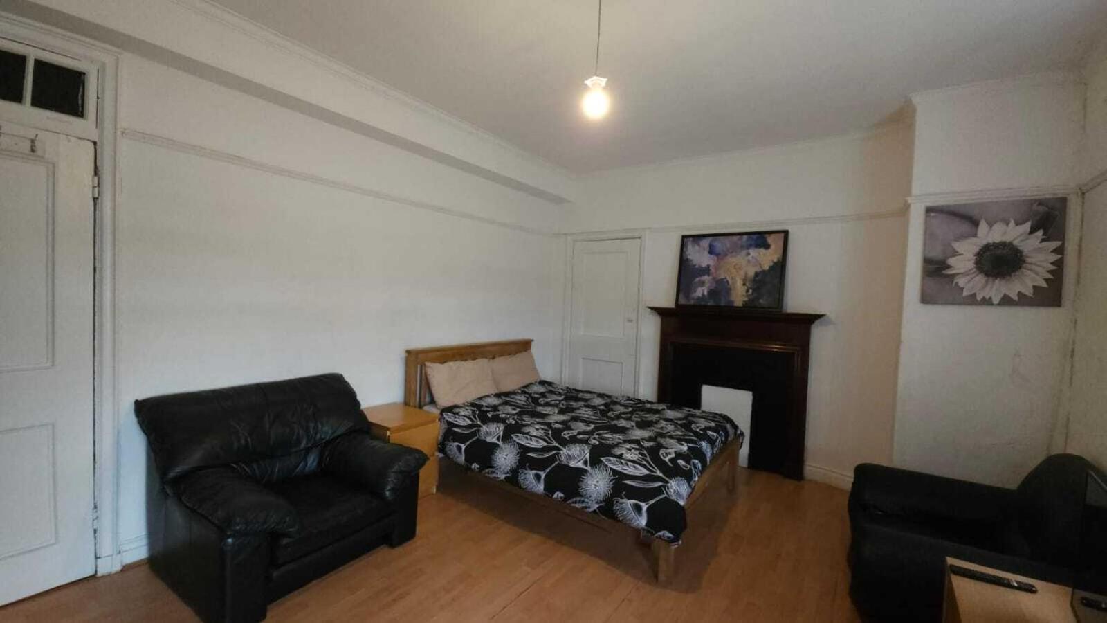 London Edgware Station Apartment Oda fotoğraf