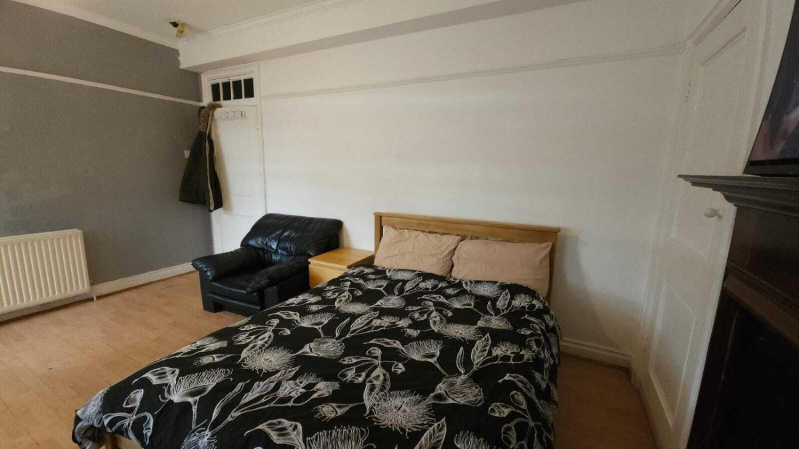 London Edgware Station Apartment Oda fotoğraf