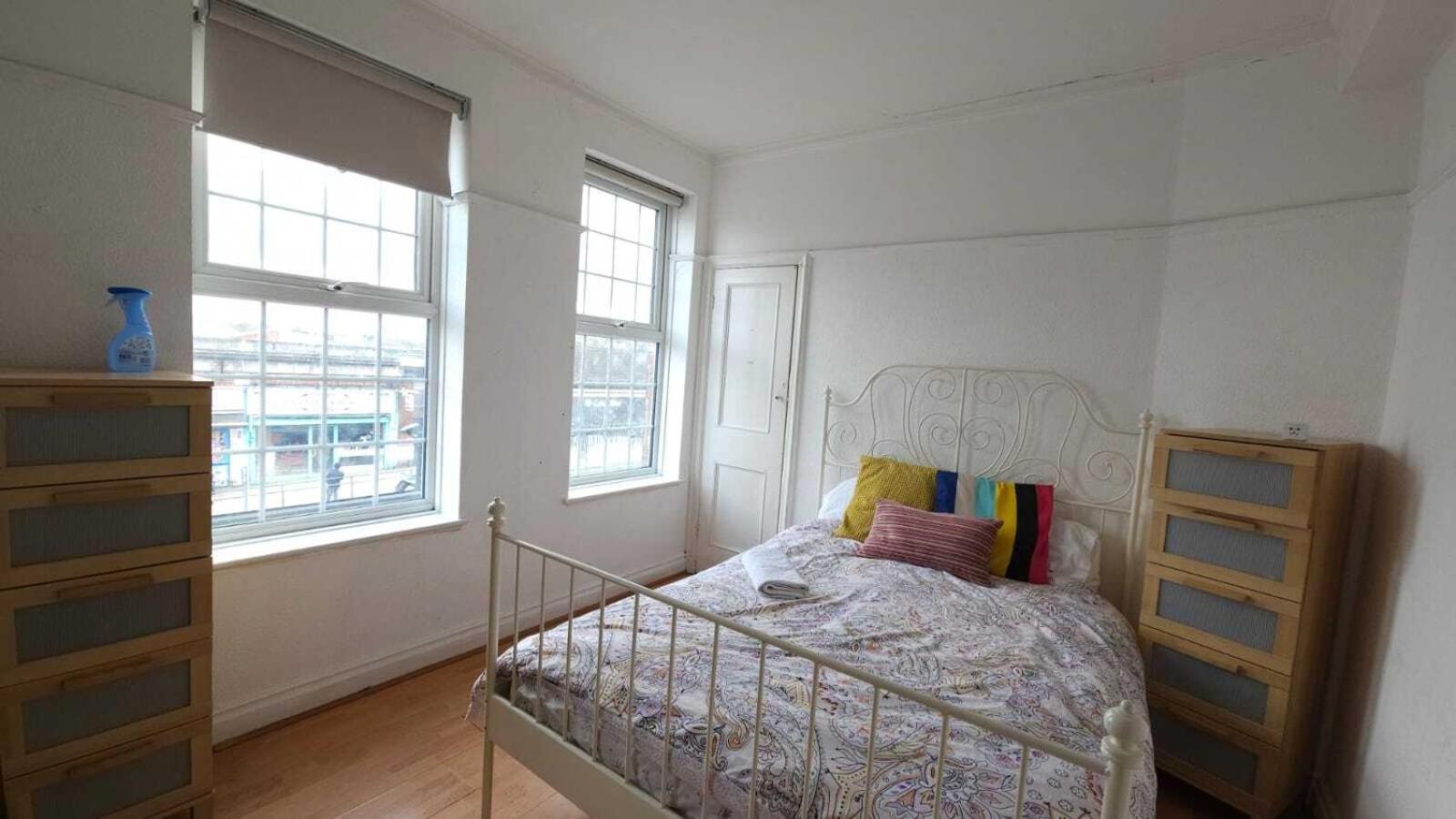 London Edgware Station Apartment Oda fotoğraf