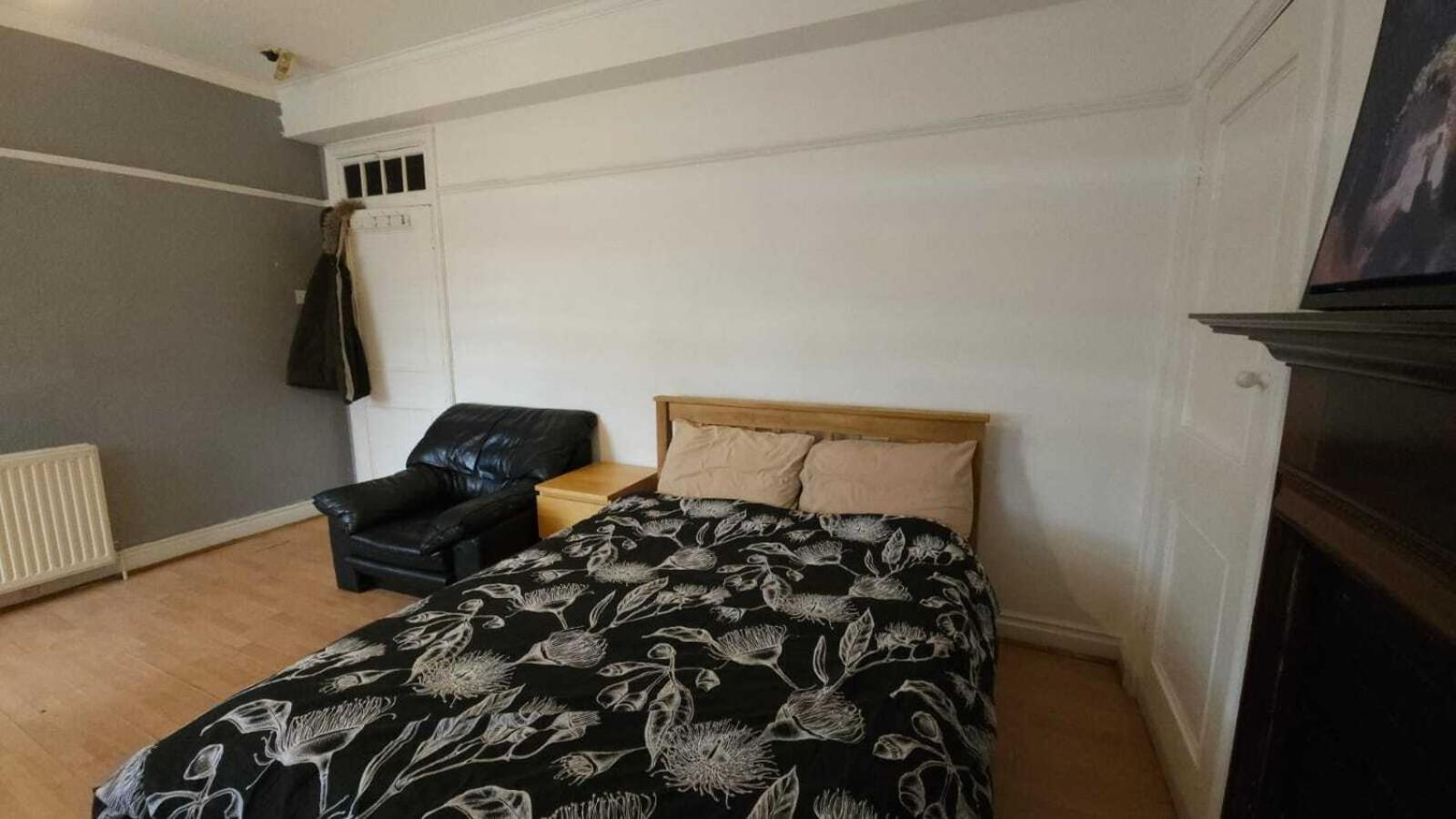 London Edgware Station Apartment Oda fotoğraf