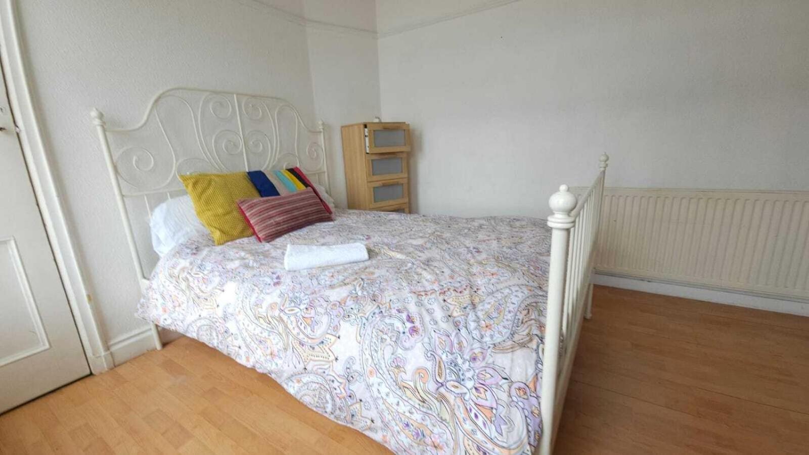 London Edgware Station Apartment Oda fotoğraf